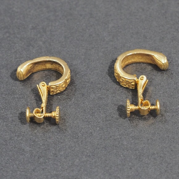 Vintage Napier Clip On Hoop Earrings Gold Tone Textured Screw Back MCM Classic - Picture 11 of 13